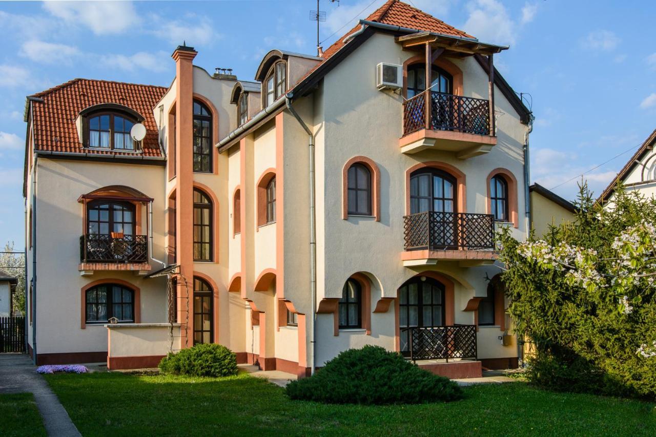 Mi12 Apartment Eger Exterior foto